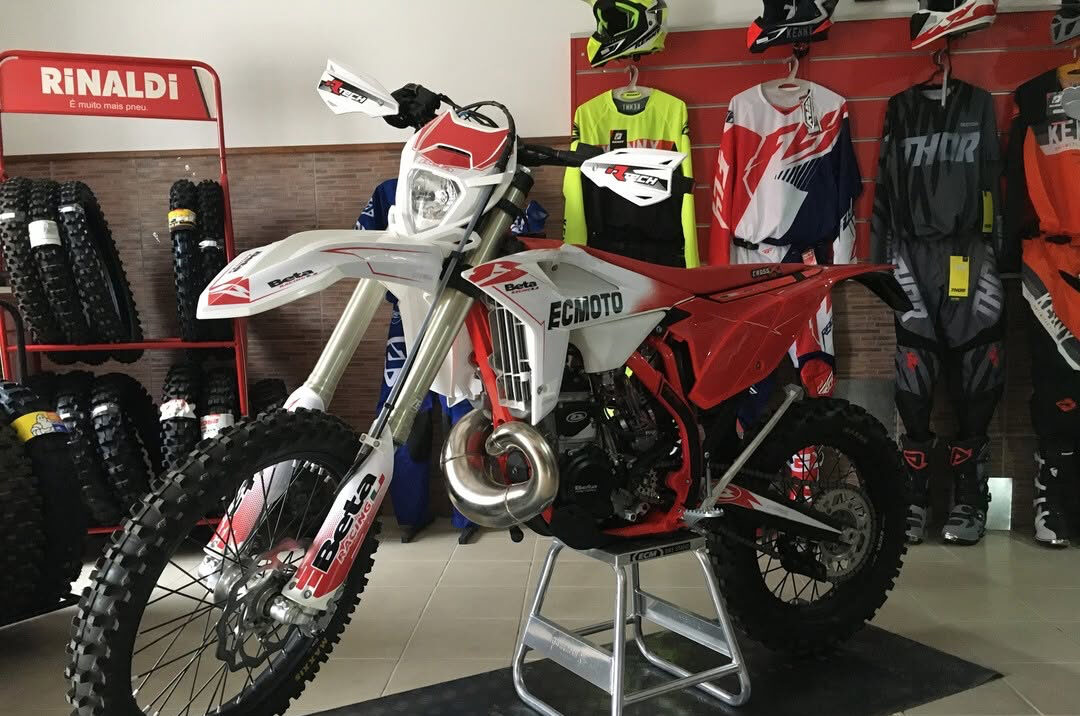 Full Custom Graphics for dirtbikes and supermoto • TMX Graphics